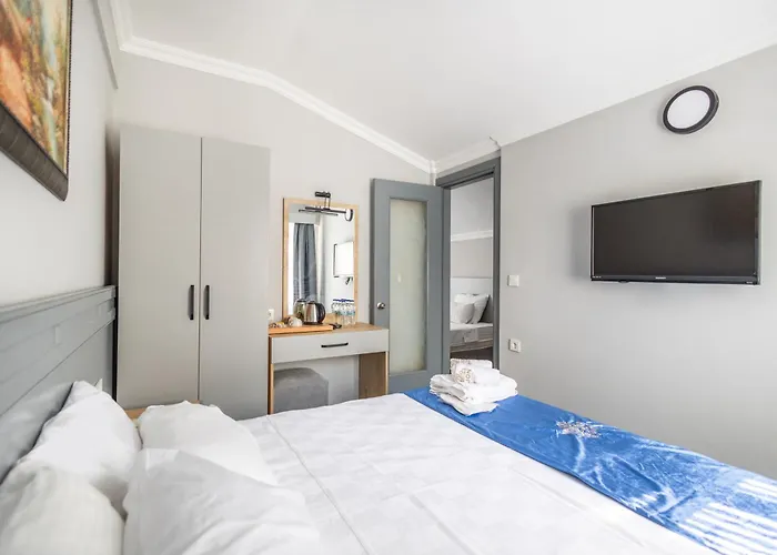 Leslion Turunc Bed & Breakfast 3*