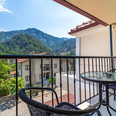 Leslion Turunc Bed & Breakfast 3*